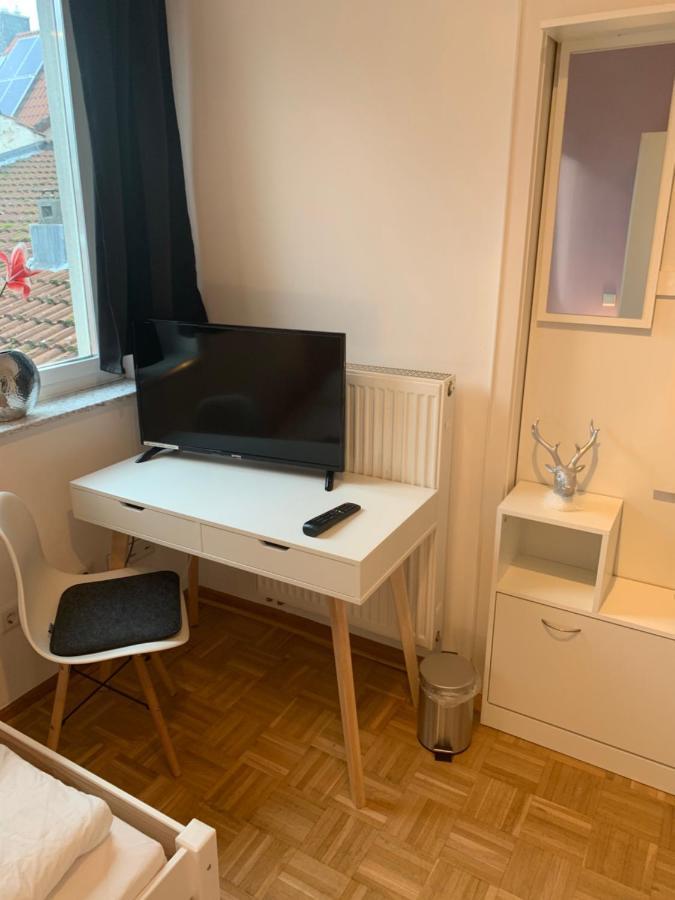 Aschaffapartment 4 Schlafzimmer Bis 10 Personen Bei Aschaffenburg Mainaschaff 外观 照片