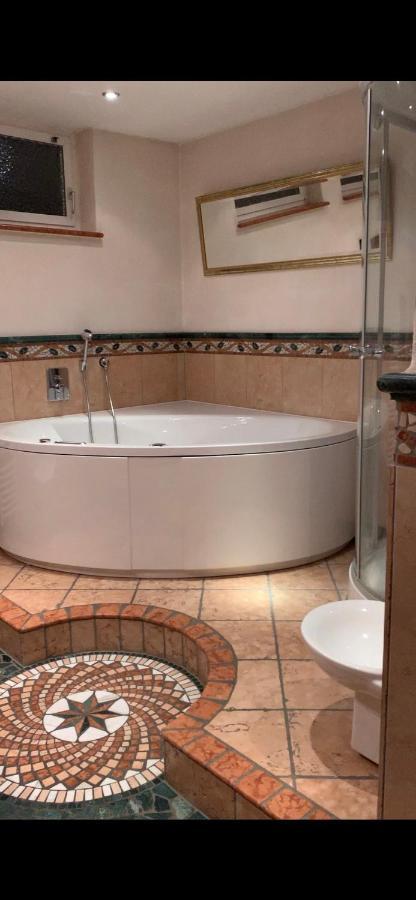Aschaffapartment 4 Schlafzimmer Bis 10 Personen Bei Aschaffenburg Mainaschaff 外观 照片
